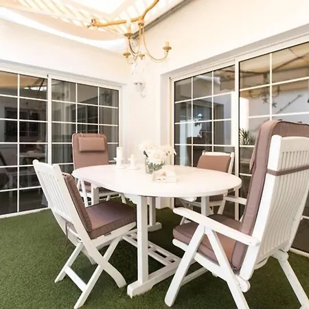 Terrazas Del Duque 2 Luxury Beach Apartment شقة *